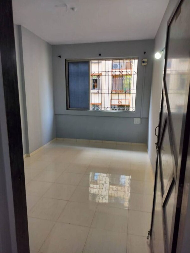 Room, kalyan west 2 Bedroom 900 Sq.Ft. Apartment In Kalyan West Thane 9750830