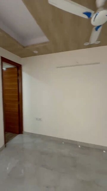 Room in 3 BHK Builder Floor at BPTP Parkland Sector 82, Sector 82 – for Sale