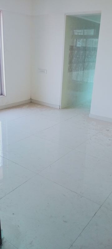 Room in 1 BHK Apartment at Bindra Complex, Andheri East – for Sale