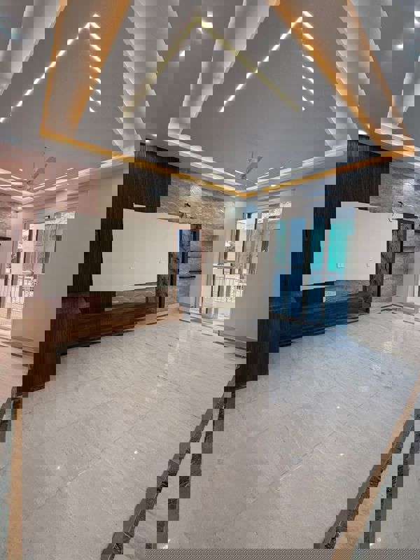 3 BHK + Servant Room 300 Sq.Ft. Builder Floor in Ansal Sushant Apartments