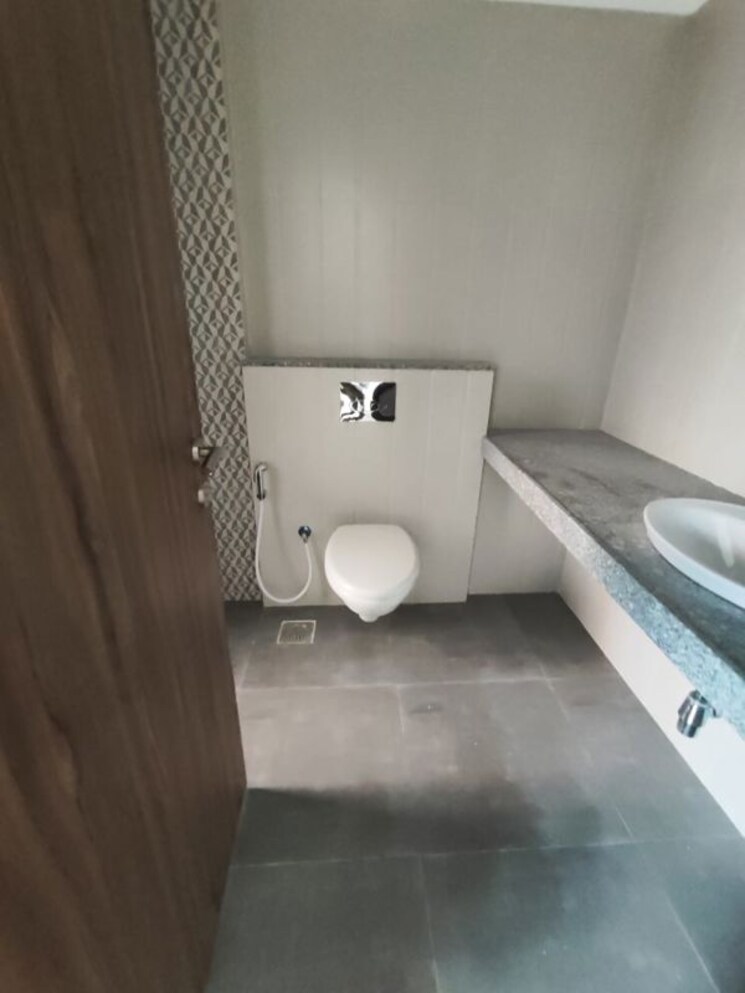 Bathroom, sheth-avalon 4 Bedroom 1800 Sq.Ft. Apartment In Laxmi Nagar Thane 9750909