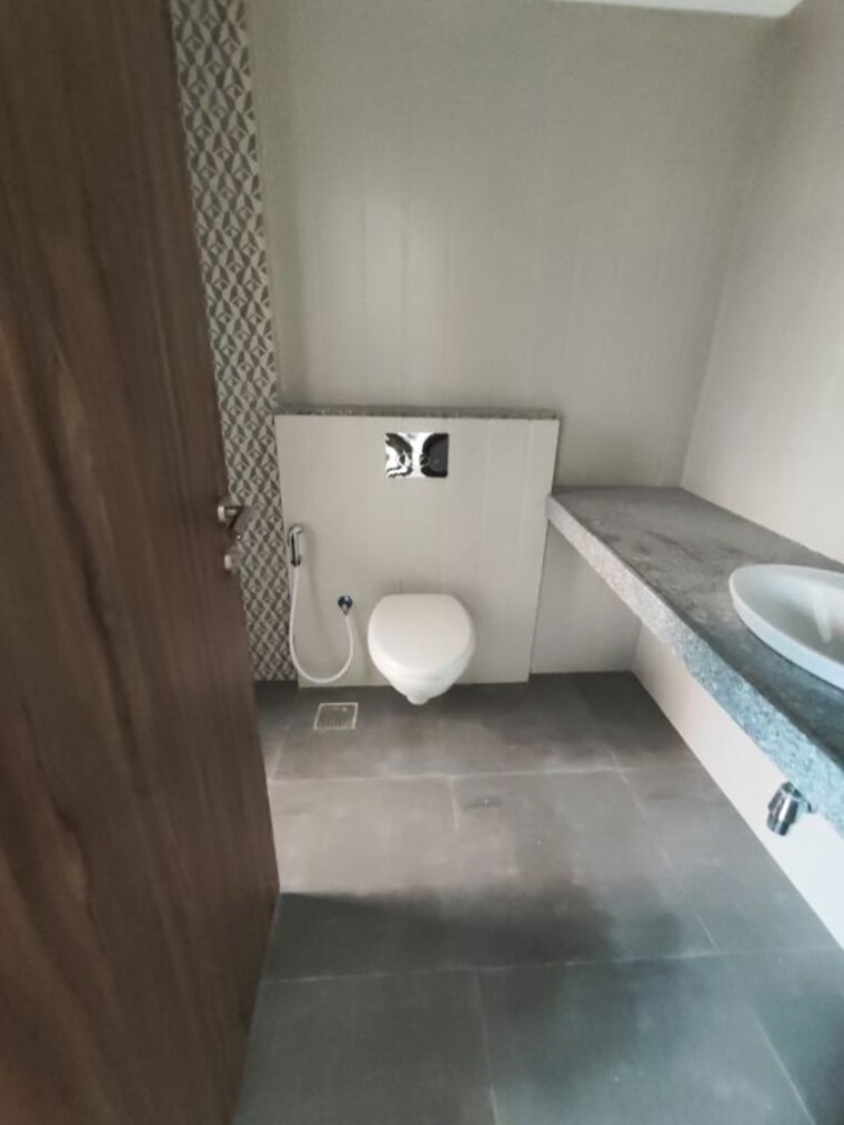 Bathroom, sheth-avalon 4 Bedroom 1800 Sq.Ft. Apartment In Laxmi Nagar Thane 9750909