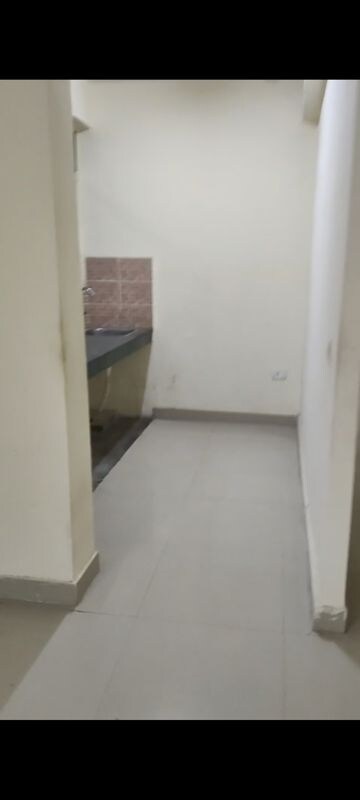 Room in 2 BHK Apartment at Conscient Habitat 78, Sector 78 – for Rent