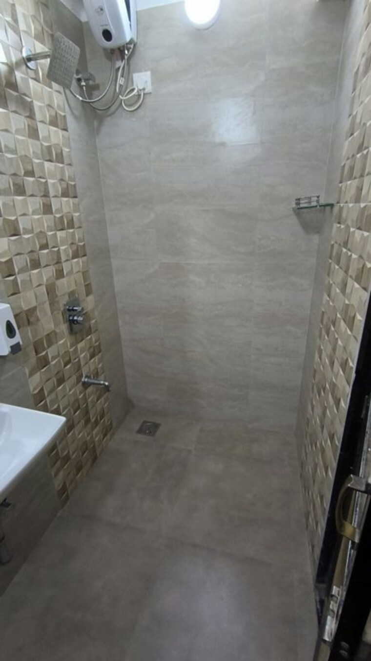 Bathroom, heritage-apartments-bandra 2.5 Bedroom 800 Sq.Ft. Apartment In Bandra West Mumbai 9750926