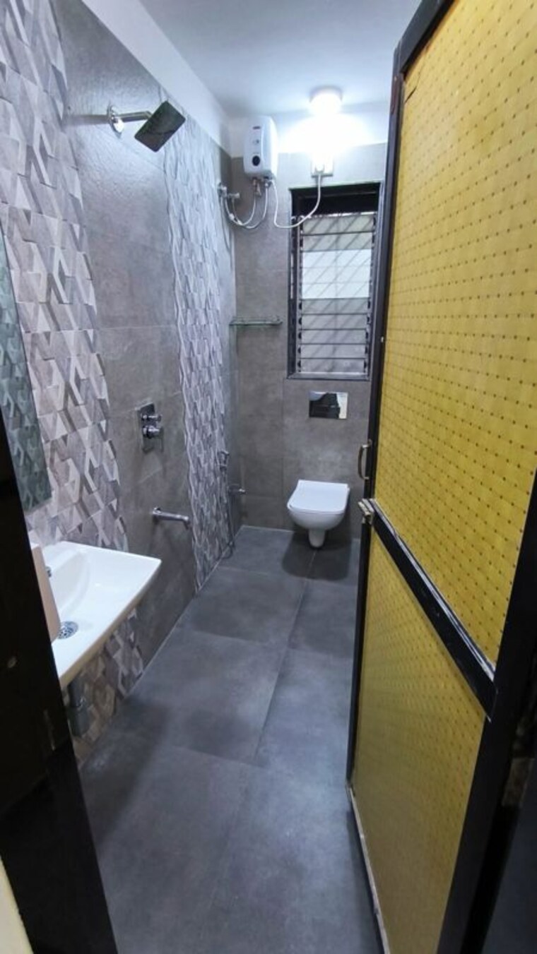Bathroom, heritage-apartments-bandra 2.5 Bedroom 800 Sq.Ft. Apartment In Bandra West Mumbai 9750926