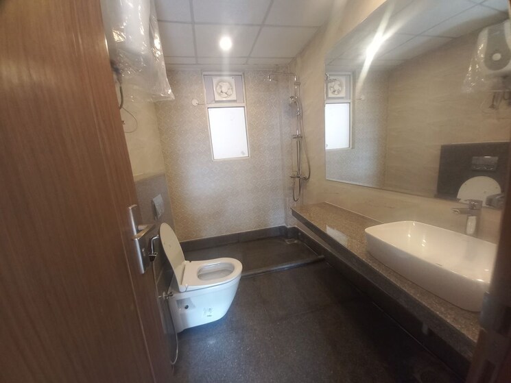 Bathroom, aba-ivy-county 4 Bedroom 2511 Sq.Ft. Apartment In Sector 75 Noida 9750933