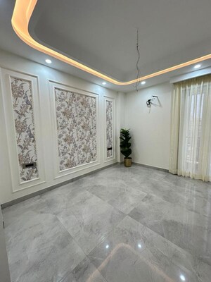 Room in 4 BHK Builder Floor at Unitech Espace Nirvana Country, Sector 50 – for Sale