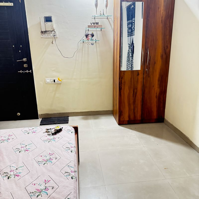 StudioApartment For Rent in Goel Ganga Orchard