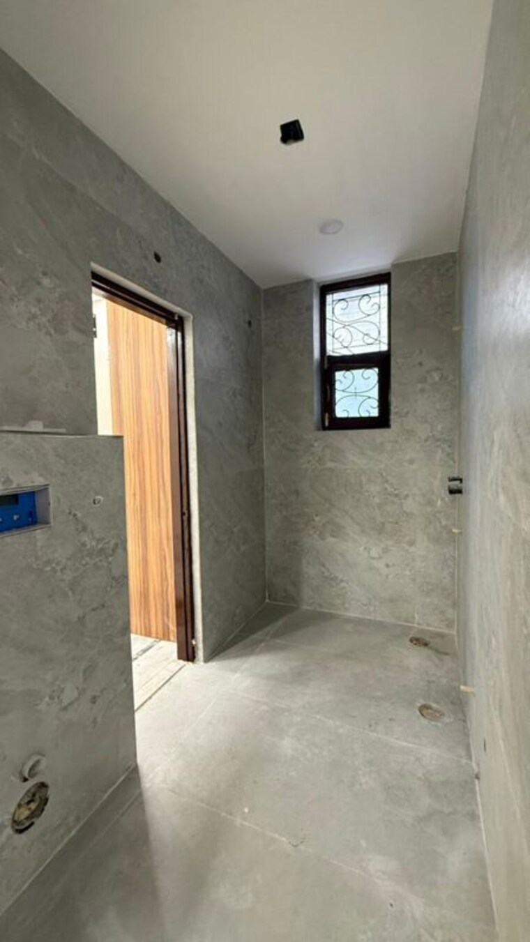 Other, green fields colony 3 Bedroom 170 Sq.Yd. Builder Floor In Green Fields Colony Faridabad 9750975