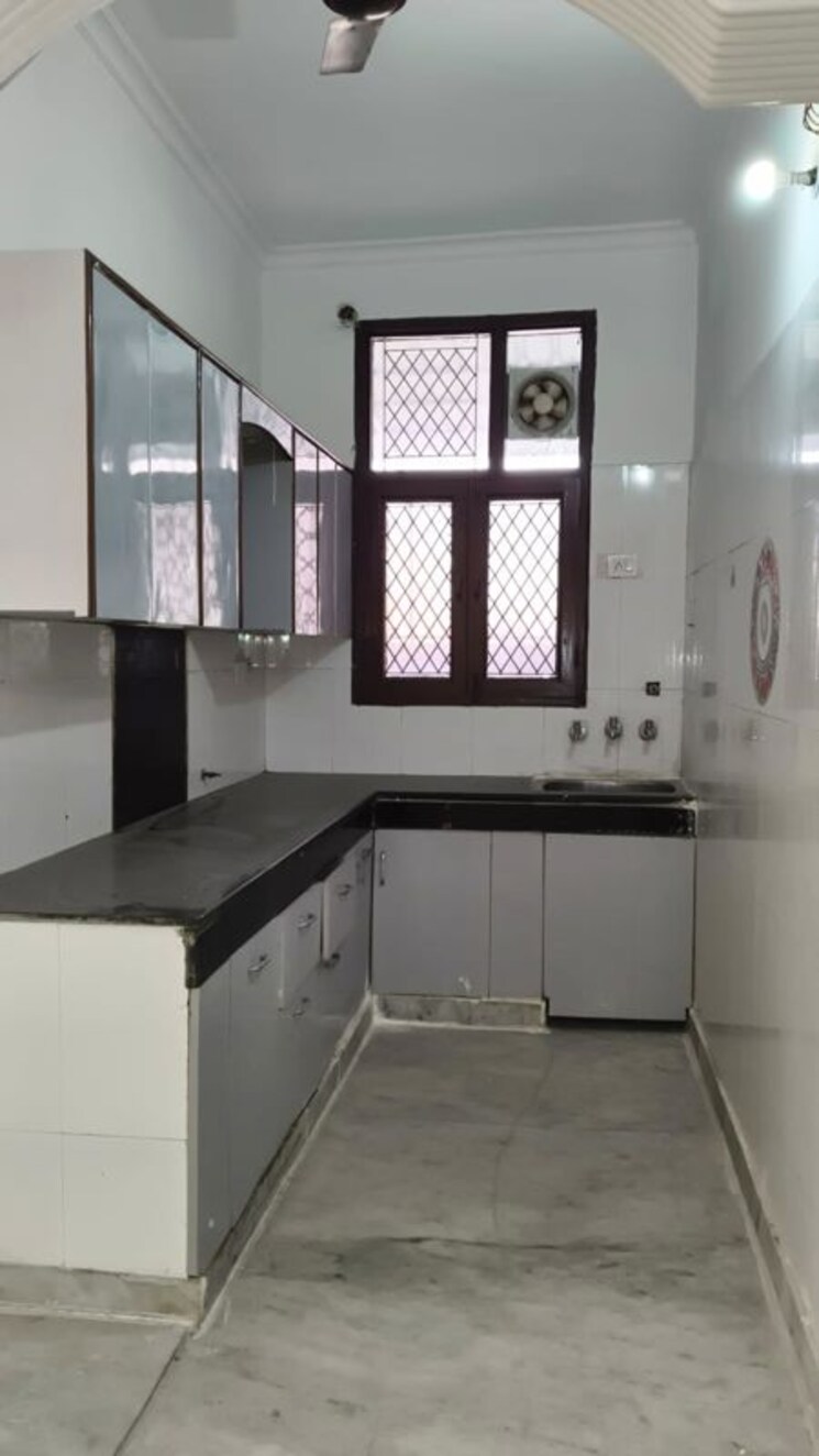 Kitchen, green fields colony 3 Bedroom 190 Sq.Yd. Builder Floor In Green Fields Colony Faridabad 9751023
