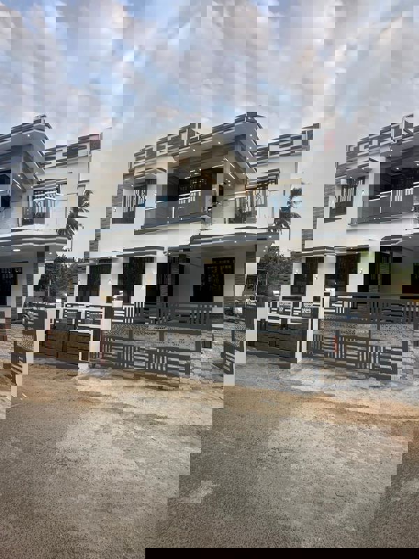 5 BHK + Servant Room,Study Room,Extra Room,Store Room Independent House For Sale in Cheroor