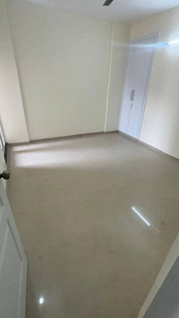 Room, shri-radha-sky-gardens 2 Bedroom 1182 Sq.Ft. Apartment In Sector 16b Greater Noida Greater Noida 9577077