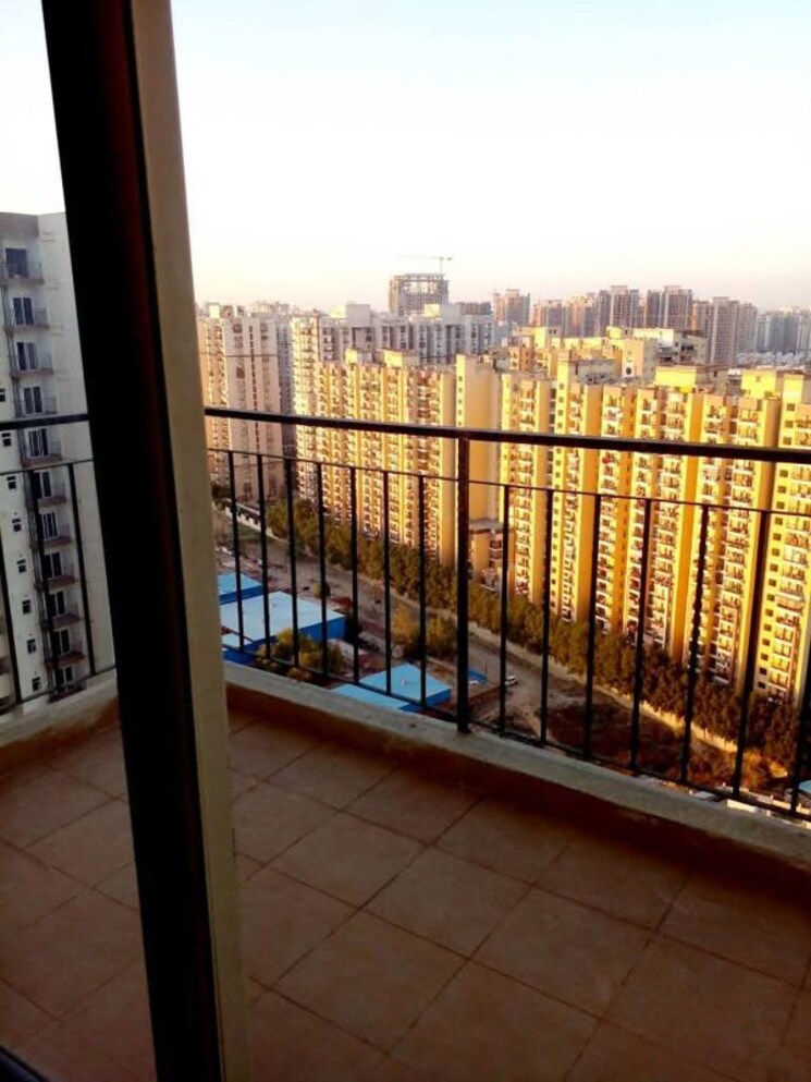 Balcony, amrapali-dream-valley 3 Bedroom 1360 Sq.Ft. Apartment In Tech Zone 4 Greater Noida Greater Noida 9572897