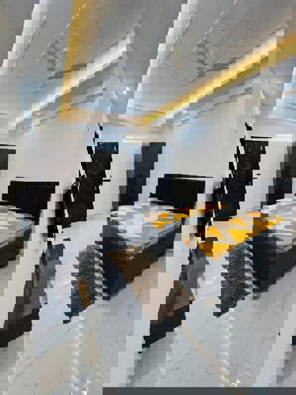 1 RkBuilder Floor For Rent in Freedom Fighters Enclave