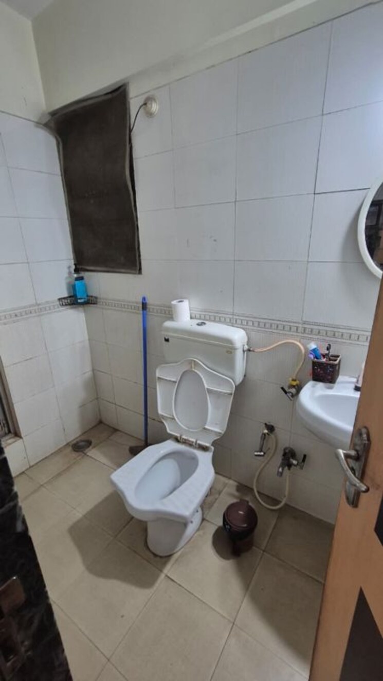 Bathroom, hubtown-akruti-orchid-park 2 Bedroom 800 Sq.Ft. Apartment In Sakinaka Mumbai 9751059