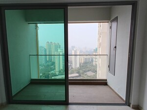 Room in 3 BHK Apartment at Kalpataru Immensa, Kolshet Road – for Sale
