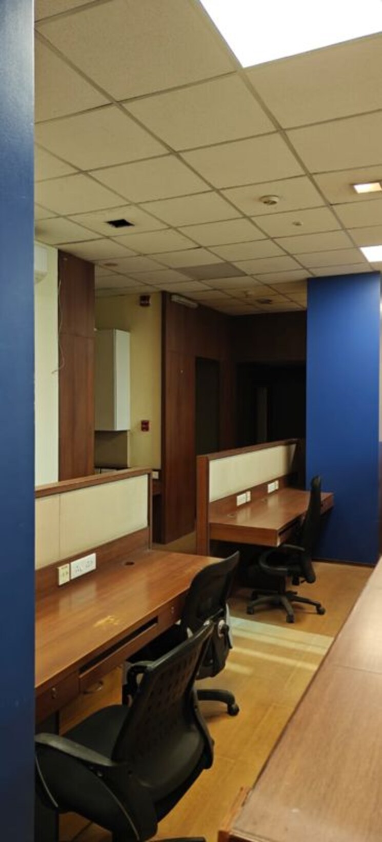 Team Area, gulf-adiba Commercial Office Space 2000 Sq.Ft. In Udyog Vihar Phase 2 Gurgaon 9751146