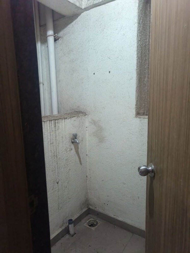 Bathroom, wakad 2 Bedroom 670 Sq.Ft. Apartment In Wakad Pune 9751177