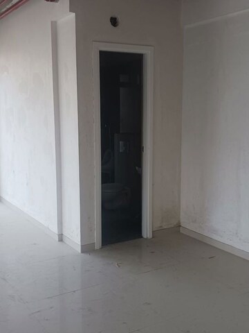 Room in  Office Space at Wadhwa The Gateway, Mulund West – for Rent