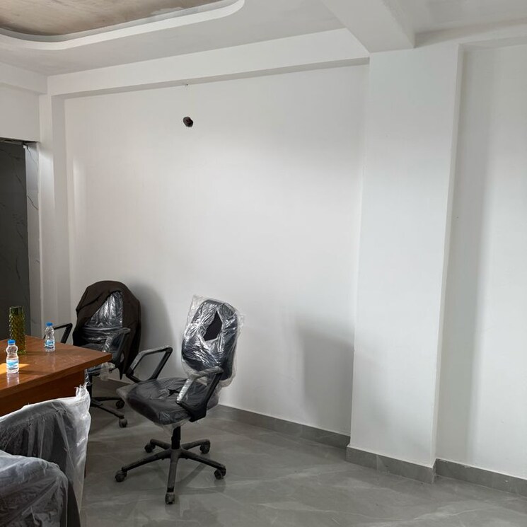  Parking, sector 81 3 Bedroom 1400 Sq.Ft. Builder Floor In Sector 81 Noida 9751244