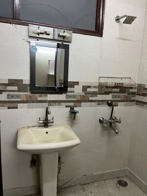 Team Area in 2 BHK Builder Floor at Lajpat Nagar I – for Sale