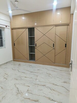 Room in 3 BHK Apartment at Happy Homes Electronic City, Electronic City Phase I – for Rent