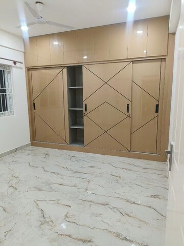 Room in 3 BHK Apartment at Happy Homes Electronic City, Electronic City Phase I – for Rent