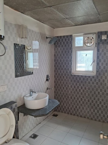 Bathroom in 3 BHK Apartment at CHD Avenue 71, Sector 71 – for Rent