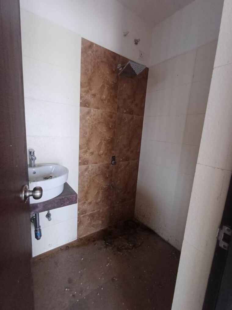 Bathroom, stg-atlantis 2 Bedroom 700 Sq.Ft. Apartment In Panch Pakhadi Thane 9751353