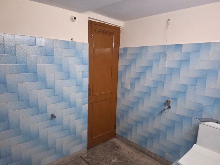 Room, sector 56 1.5 Bedroom 900 Sq.Ft. Independent House In Sector 56 Noida 9751355