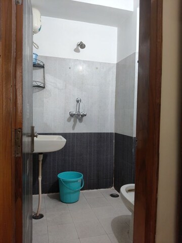 Bathroom in 1 BHK Apartment at Vaishali Nagar – for Rent