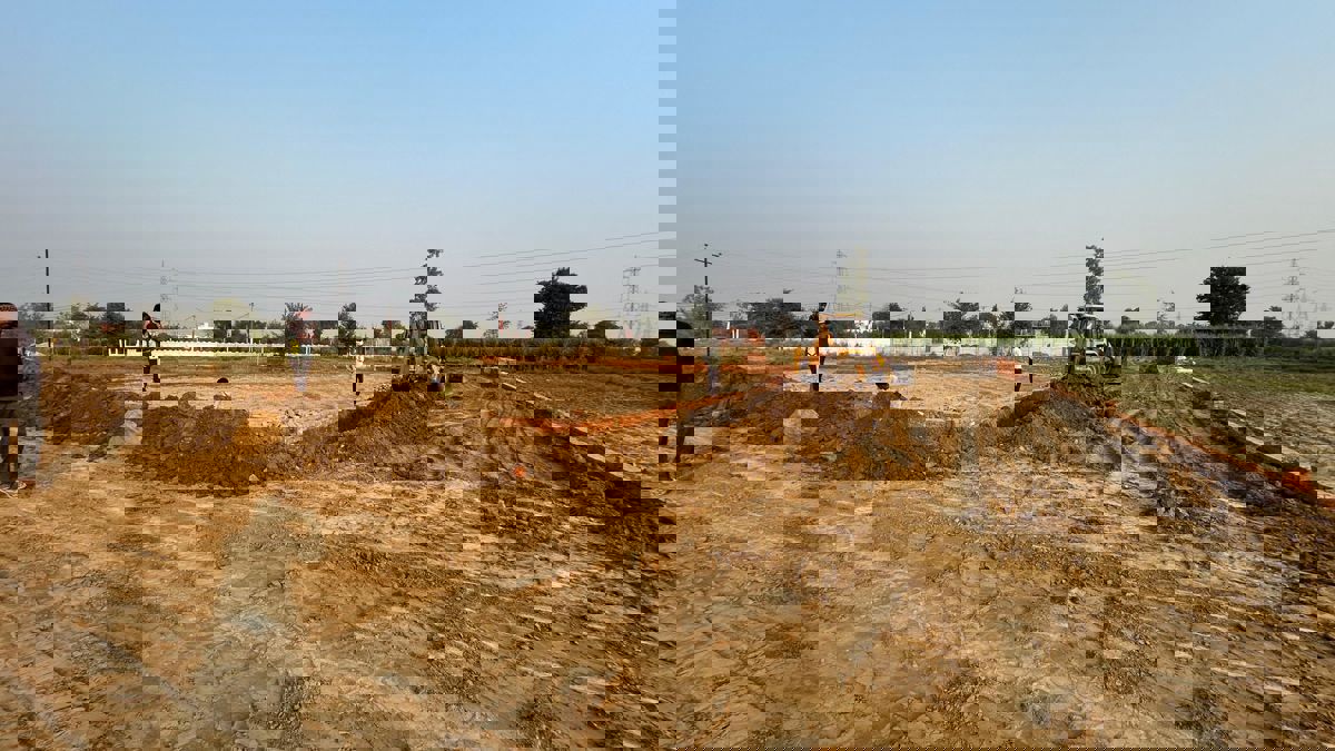 Plot For Sale in Modipuram