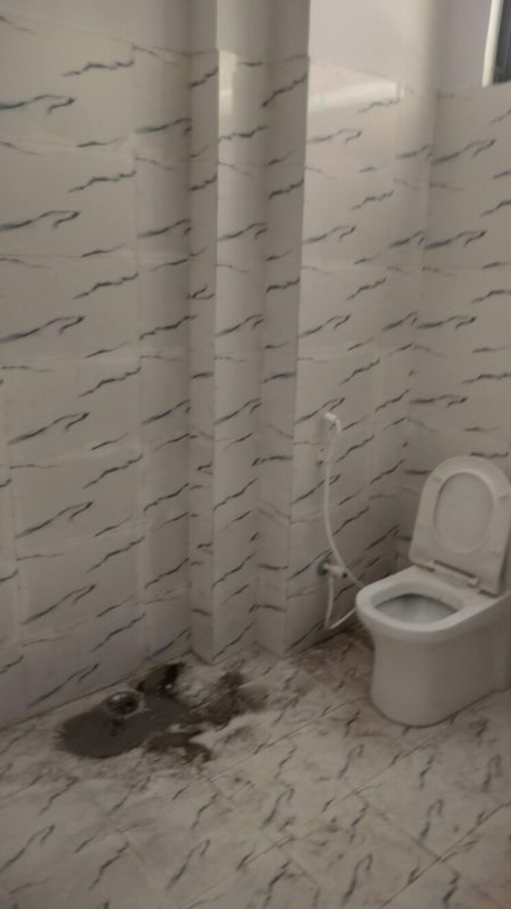 Bathroom, sector 41 3 Bedroom 200 Sq.Mt. Independent House In Sector 41 Noida 9751381