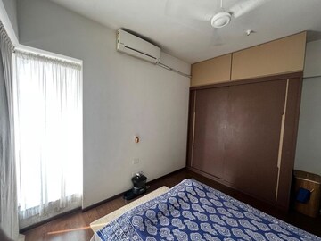 Bedroom in 2 BHK Apartment at Sheth Montana, Mulund West – for Rent