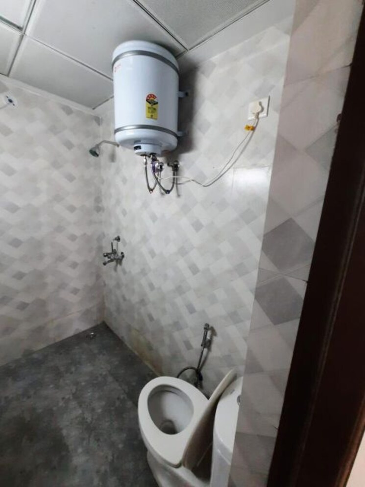 Bathroom, shalimar-mannat 2 Bedroom 990 Sq.Ft. Apartment In Faizabad Road Lucknow 9751401