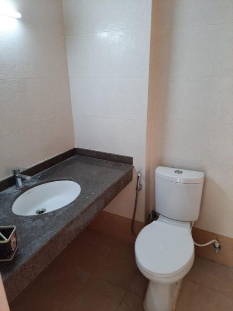 Bathroom, shalimar-mannat 2 Bedroom 990 Sq.Ft. Apartment In Faizabad Road Lucknow 9751401
