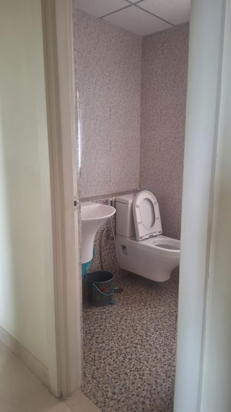 Bathroom, shree-vardhman-victoria 3 Bedroom 1950 Sq.Ft. Apartment In Sector 70 Gurgaon 9751409