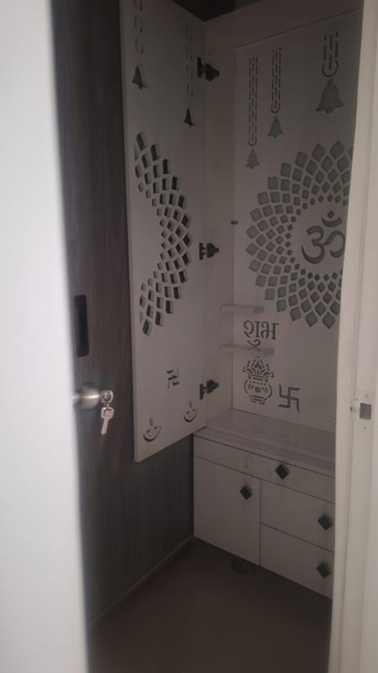 Bathroom, shree-vardhman-victoria 3 Bedroom 1950 Sq.Ft. Apartment In Sector 70 Gurgaon 9751409