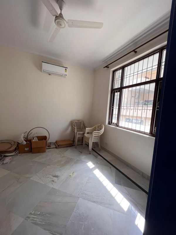 3 BHK 1950 Sq.Ft. Apartment in Shree Vardhman Victoria