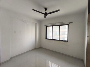 Room in 3 BHK Apartment at Jahangirabad – for Sale