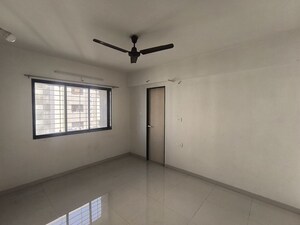 Room in 3 BHK Apartment at Jahangirabad – for Sale
