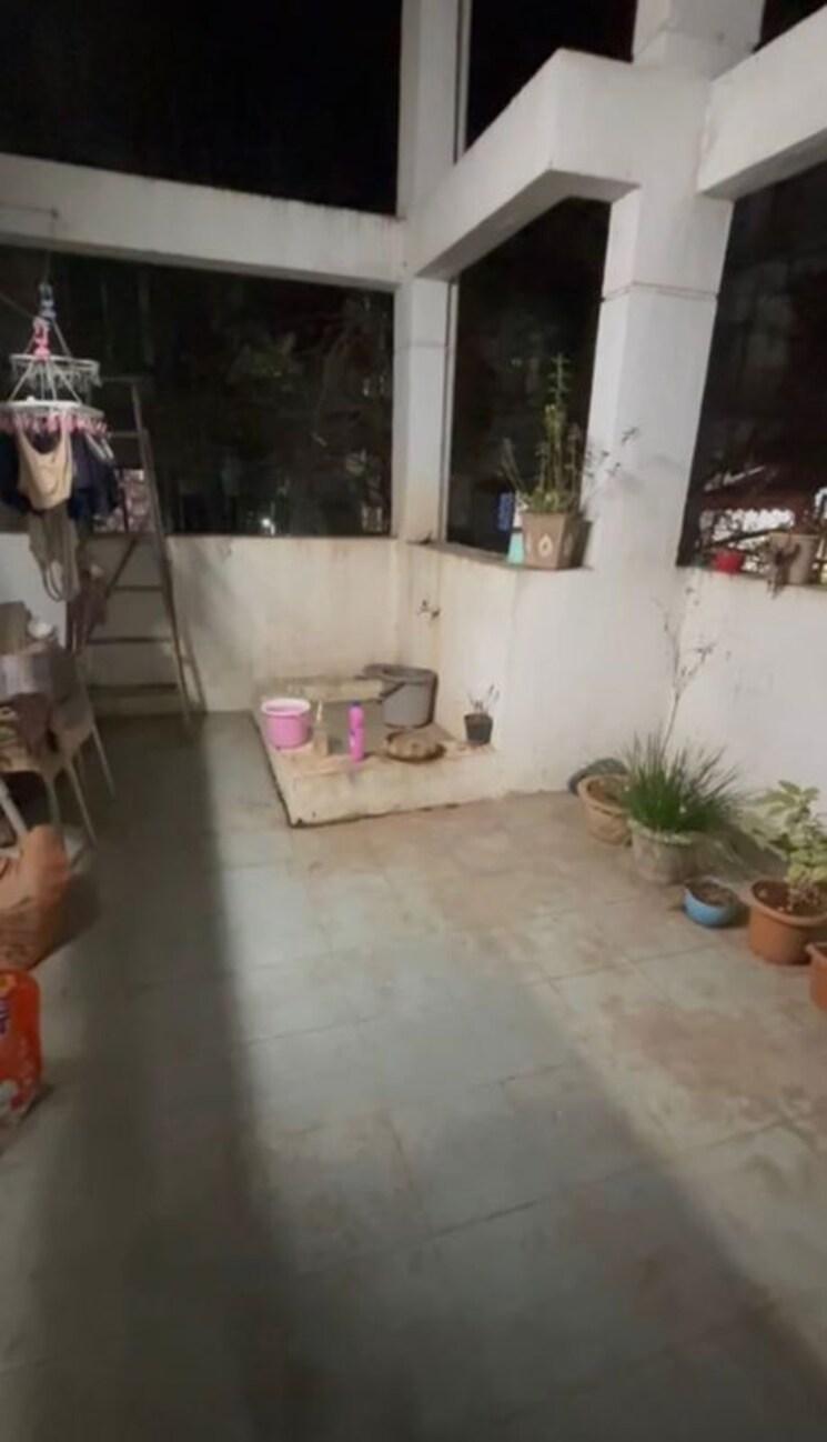  Parking, kothrud 2 Bedroom 1000 Sq.Ft. Apartment In Kothrud Pune 9751431