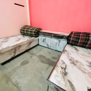 Bedroom in  Pg at Gomti Nagar – for Rent