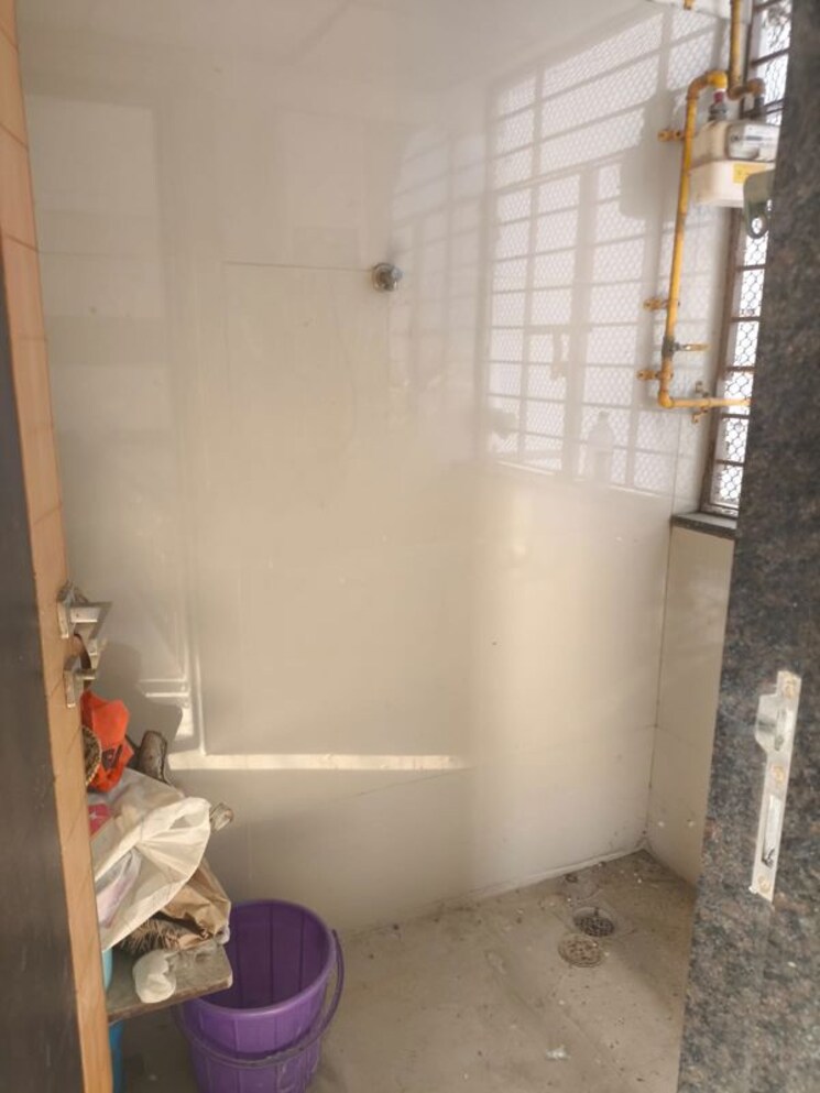 Bathroom, jahangirabad 2 Bedroom 1219 Sq.Ft. Apartment In Jahangirabad Surat 9751440