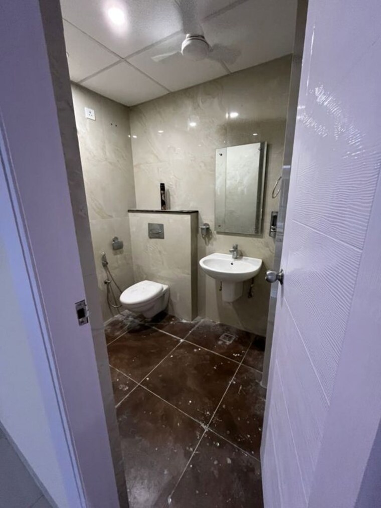 Bathroom, skylar-homes 3 Bedroom 2100 Sq.Ft. Apartment In Patiala Road Zirakpur 9746303