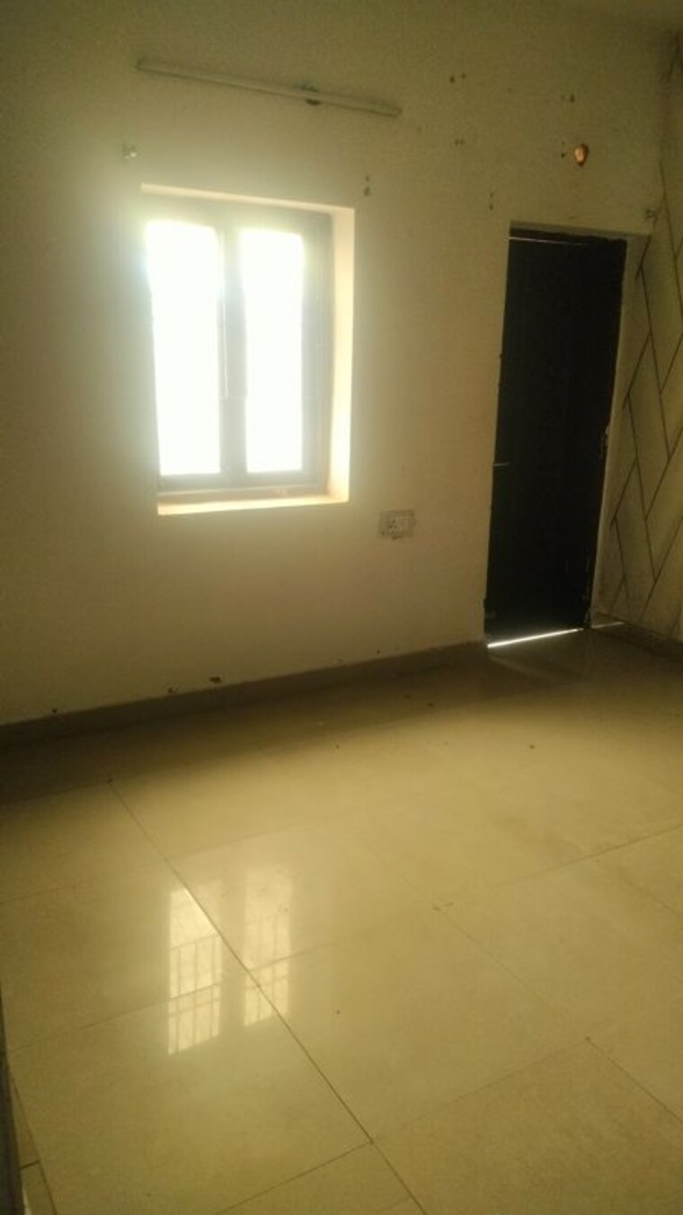Room, sector 108 2.5 Bedroom 162 Sq.Ft. Independent House In Sector 108 Noida 9751454