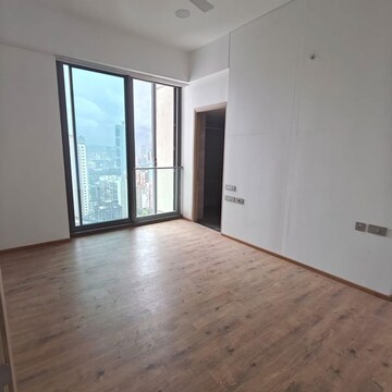 Room in 4 BHK Apartment at Rustomjee Crown, Gokhale Road – for Rent