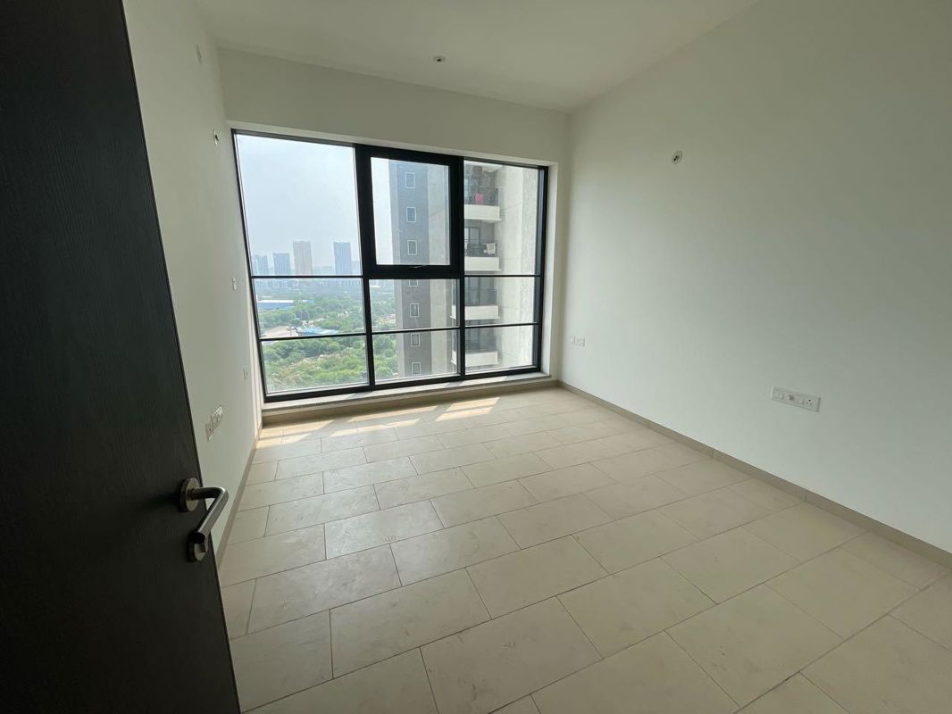 3.5 BHK + Servant Room,Extra Room Apartment For Rent in Sobha City Gurgaon