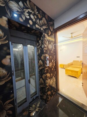 Gym in 2 BHK Builder Floor at Saket – for Rent