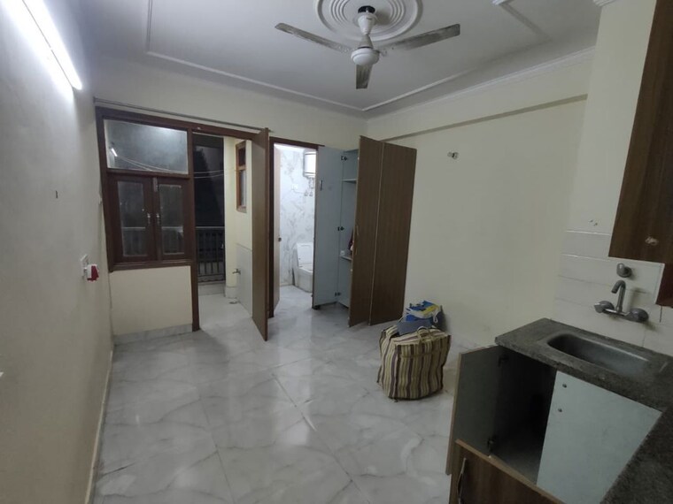 Room, saket 1 RK 450 Sq.Ft. Builder Floor In Saket Delhi 9751519